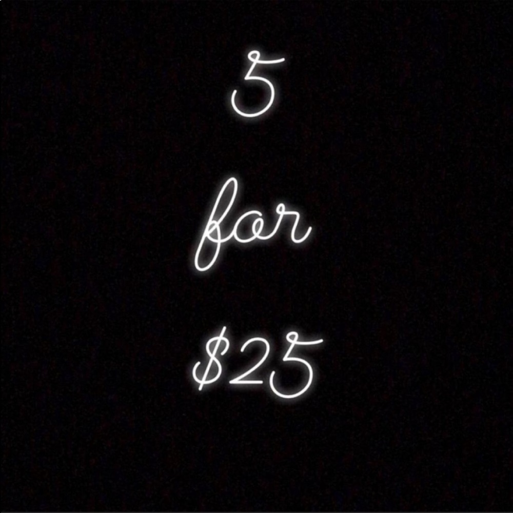 5 for $25! Stila Huge Extreme Lash Mascara - Picture 2 of 2